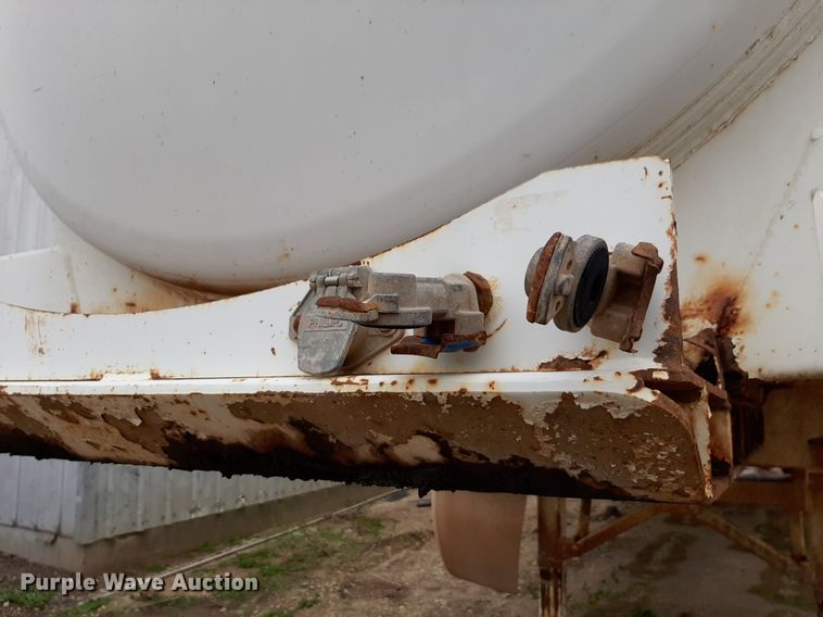 image for item DP2783 2012 Carrocerias Gallegos tank trailer