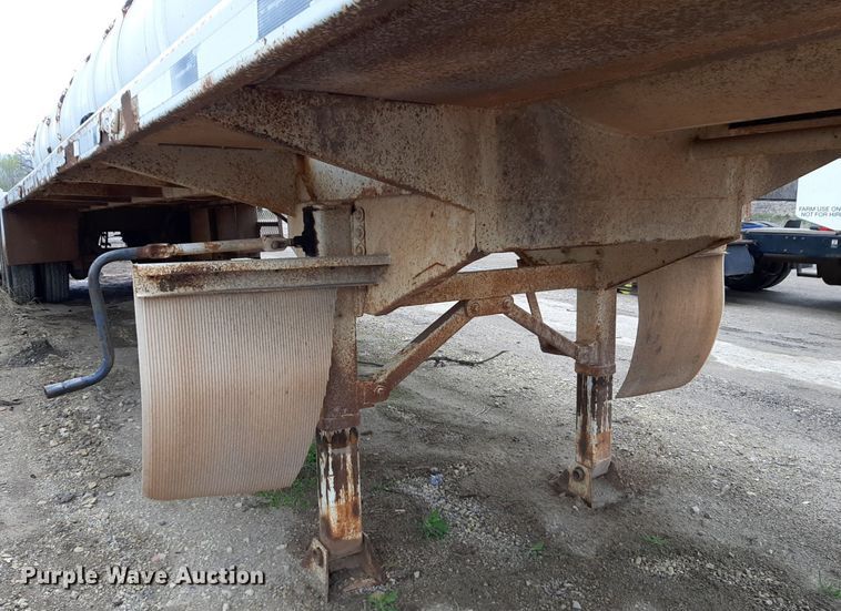 image for item DP2783 2012 Carrocerias Gallegos tank trailer