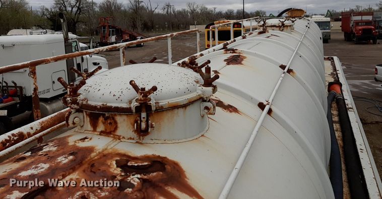 image for item DP2783 2012 Carrocerias Gallegos tank trailer