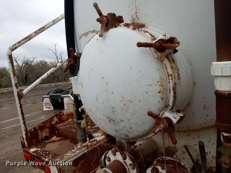 image for item DP2783 2012 Carrocerias Gallegos tank trailer