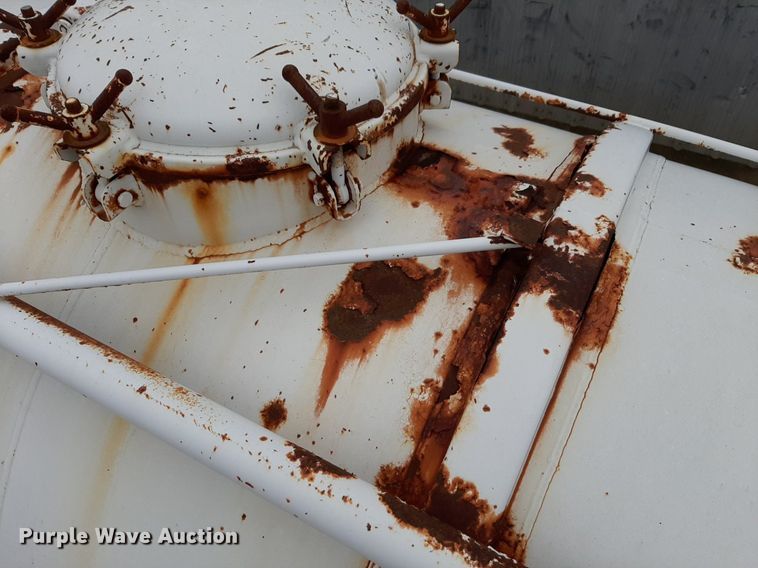 image for item DP2783 2012 Carrocerias Gallegos tank trailer