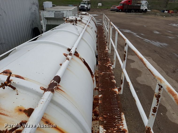 image for item DP2783 2012 Carrocerias Gallegos tank trailer