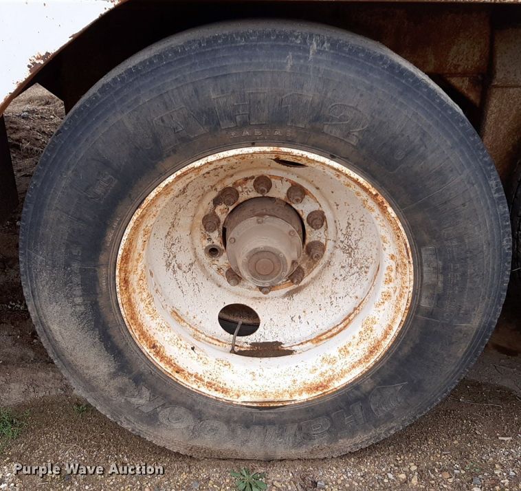 image for item DP2783 2012 Carrocerias Gallegos tank trailer