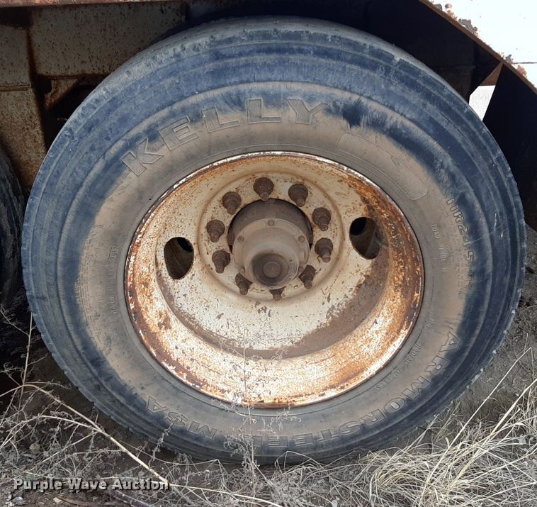 image for item DP2783 2012 Carrocerias Gallegos tank trailer