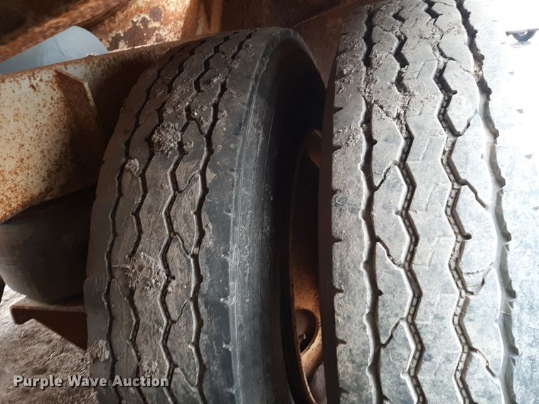 image for item DP2783 2012 Carrocerias Gallegos tank trailer