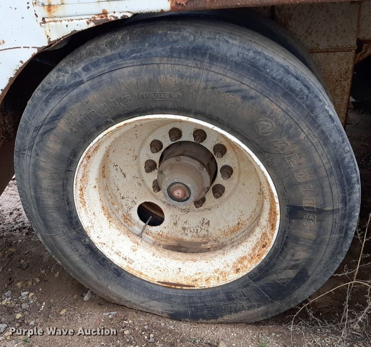 image for item DP2783 2012 Carrocerias Gallegos tank trailer