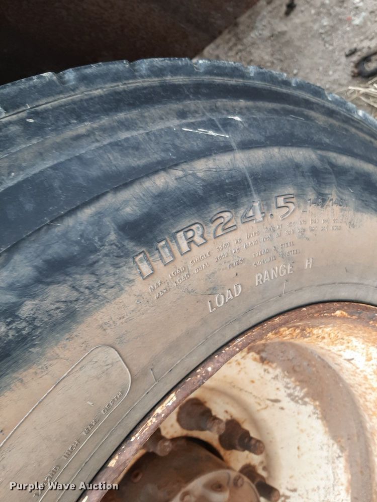 image for item DP2783 2012 Carrocerias Gallegos tank trailer