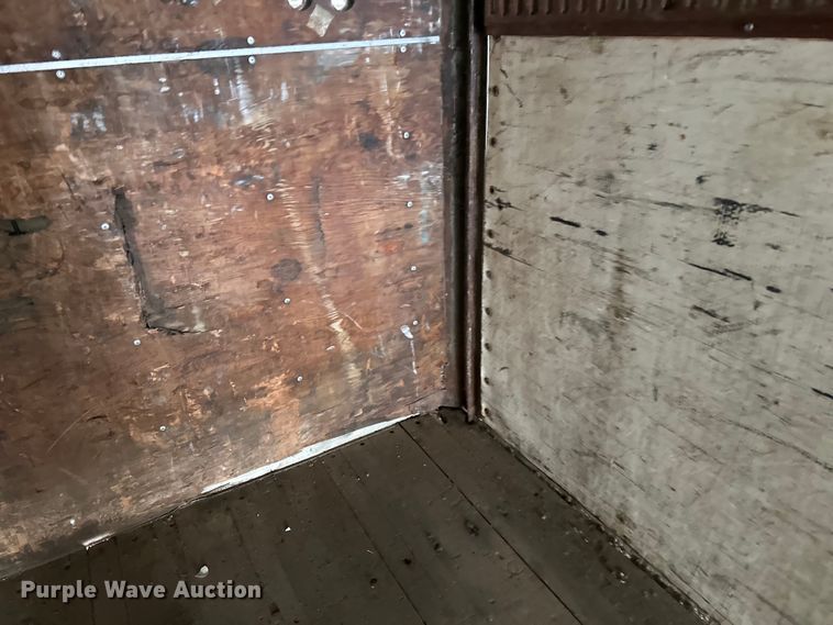 image for item DQ0617 1981 Stoughton FRPV-455T-AR dry van trailer