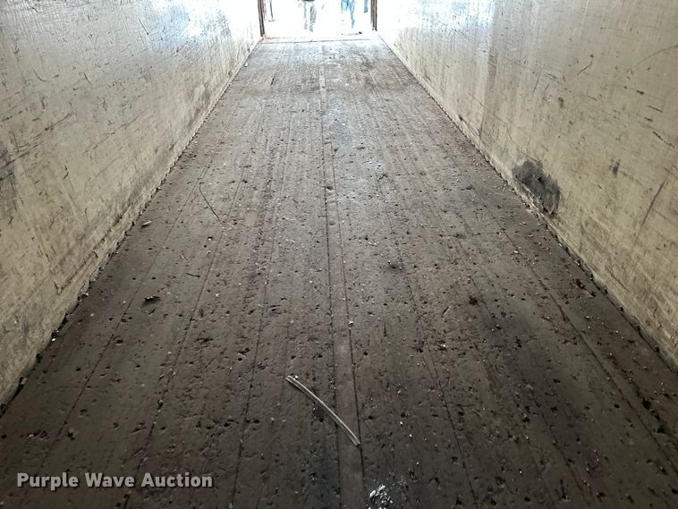 image for item DQ0617 1981 Stoughton FRPV-455T-AR dry van trailer