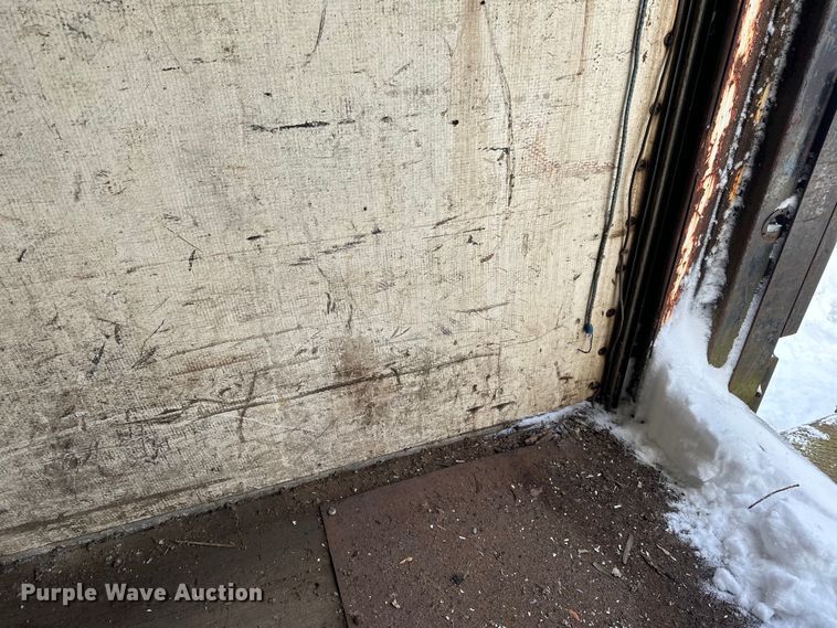 image for item DQ0617 1981 Stoughton FRPV-455T-AR dry van trailer