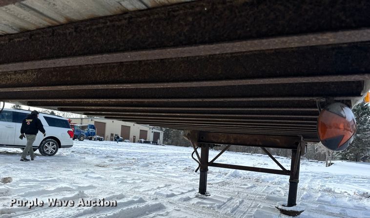 image for item DQ0617 1981 Stoughton FRPV-455T-AR dry van trailer