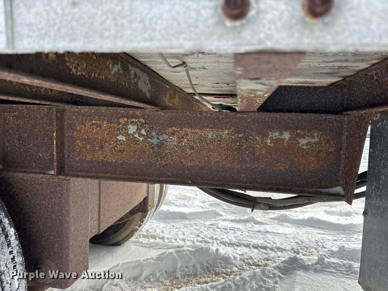 image for item DQ0617 1981 Stoughton FRPV-455T-AR dry van trailer