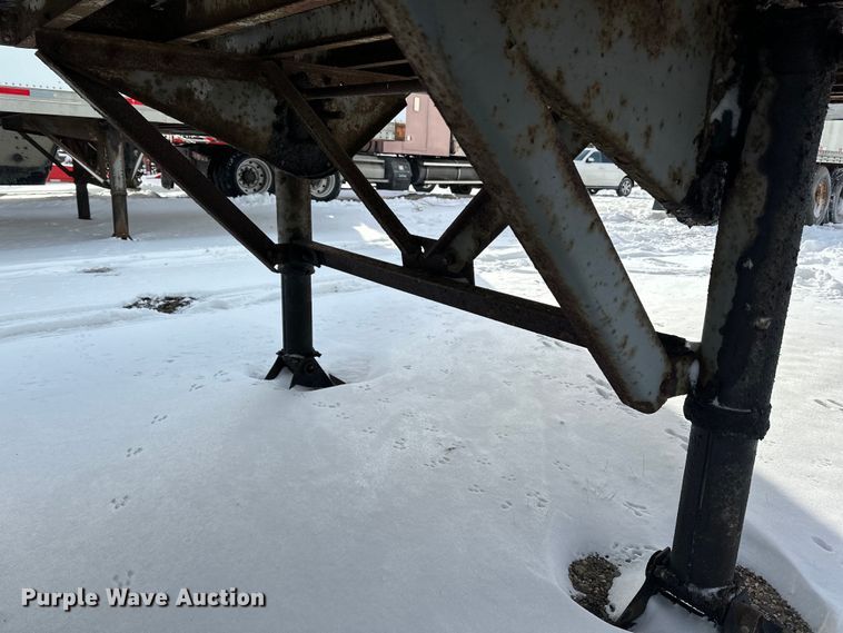 image for item DQ0618 1984 Budd dry van trailer