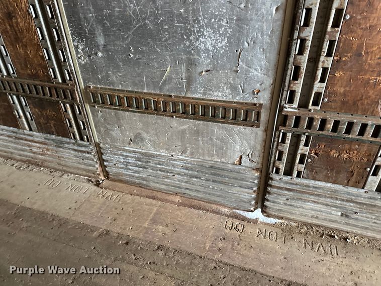 image for item DQ0618 1984 Budd dry van trailer