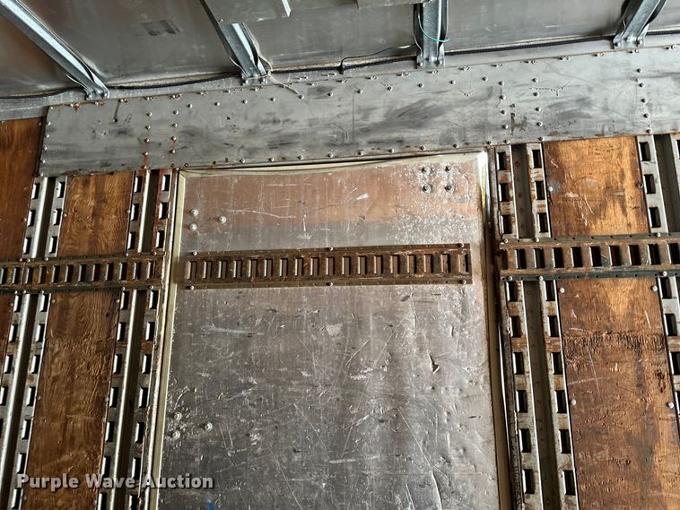 image for item DQ0618 1984 Budd dry van trailer