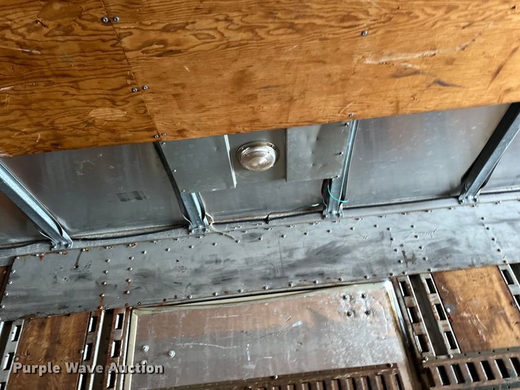 image for item DQ0618 1984 Budd dry van trailer