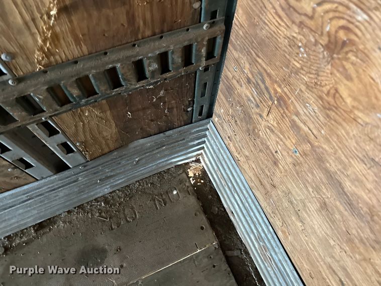 image for item DQ0618 1984 Budd dry van trailer