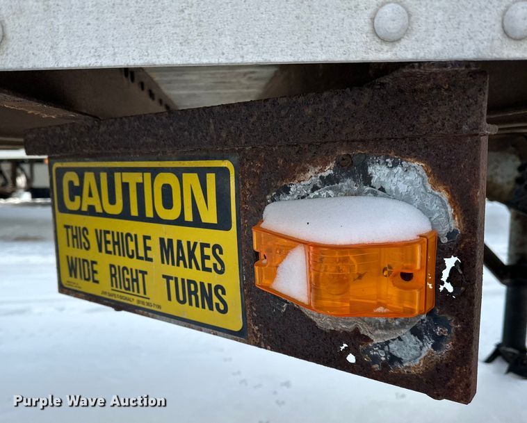 image for item DQ0618 1984 Budd dry van trailer