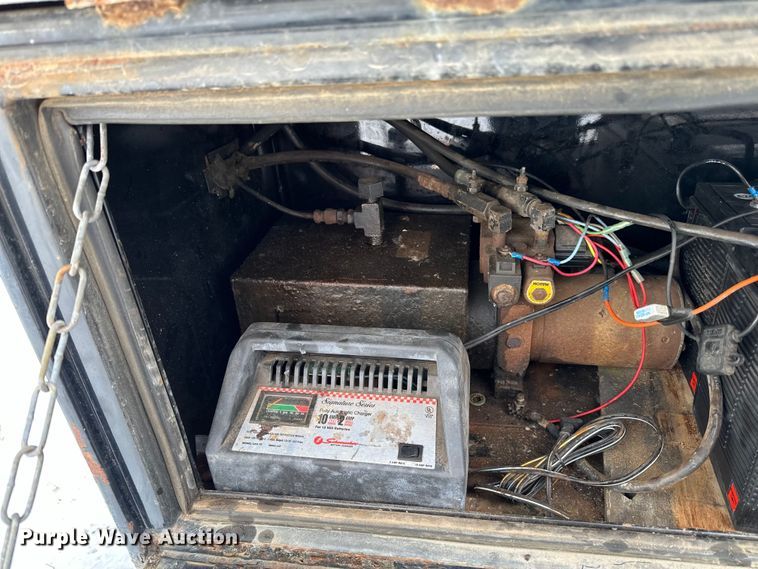 image for item DQ0618 1984 Budd dry van trailer