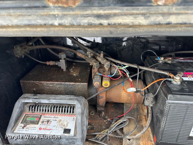 image for item DQ0618 1984 Budd dry van trailer