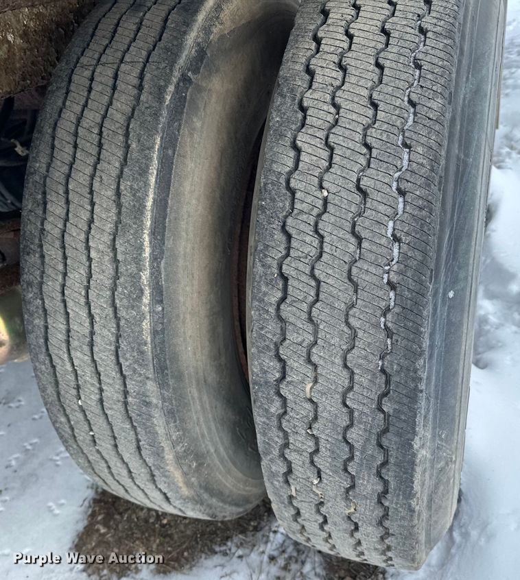 image for item DQ0618 1984 Budd dry van trailer