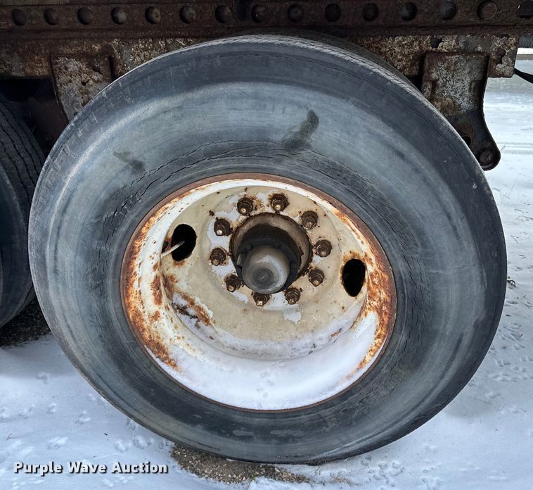 image for item DQ0618 1984 Budd dry van trailer