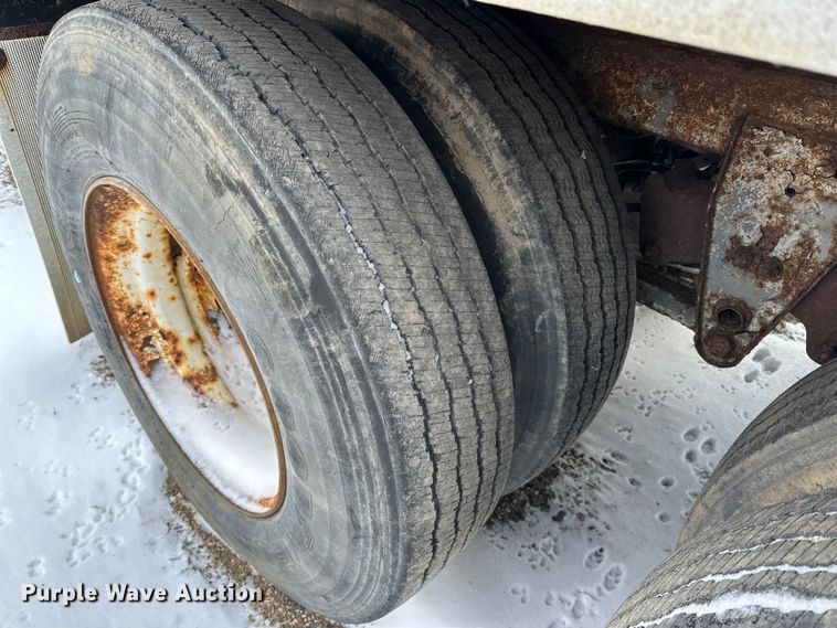 image for item DQ0618 1984 Budd dry van trailer