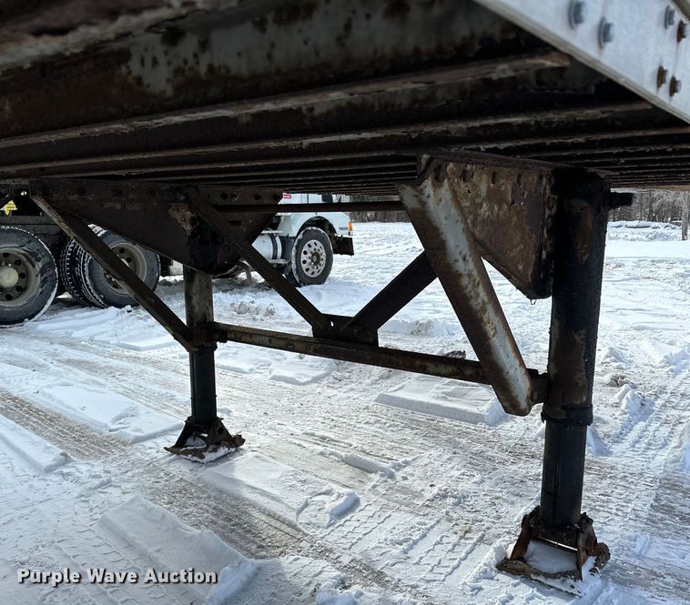 image for item DQ0619 1984 Budd dry van trailer