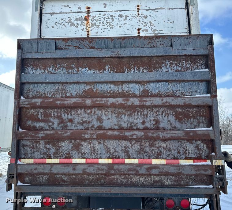 image for item DQ0619 1984 Budd dry van trailer