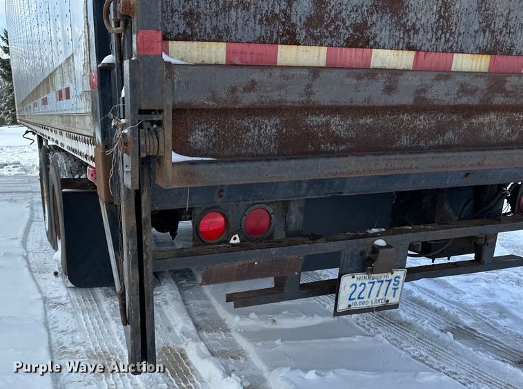 image for item DQ0619 1984 Budd dry van trailer