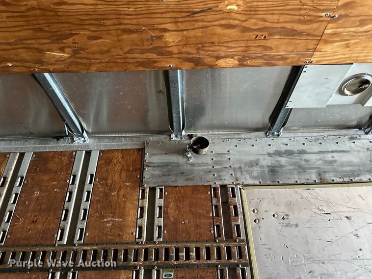 image for item DQ0619 1984 Budd dry van trailer