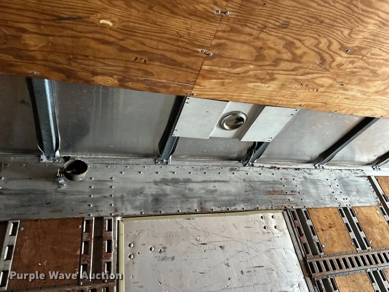 image for item DQ0619 1984 Budd dry van trailer