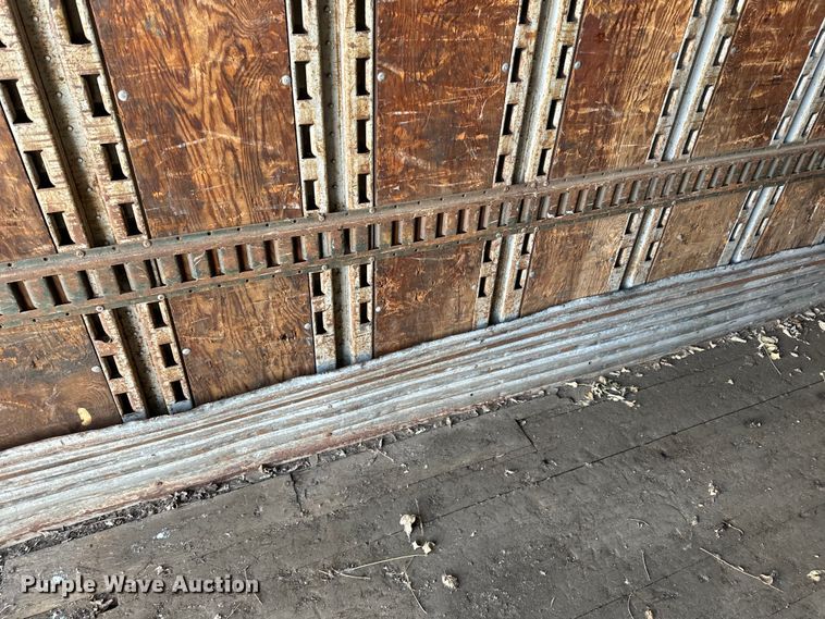 image for item DQ0619 1984 Budd dry van trailer