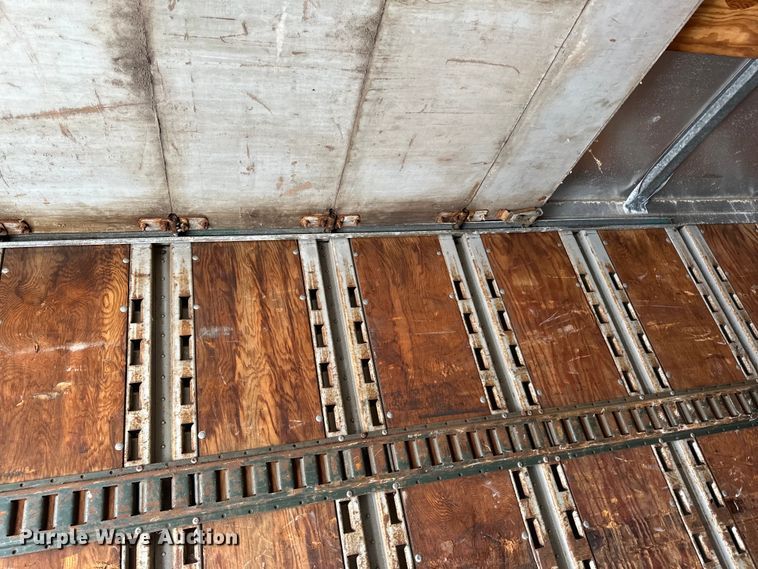 image for item DQ0619 1984 Budd dry van trailer