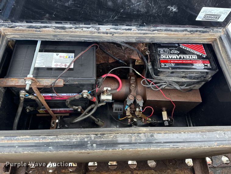 image for item DQ0619 1984 Budd dry van trailer