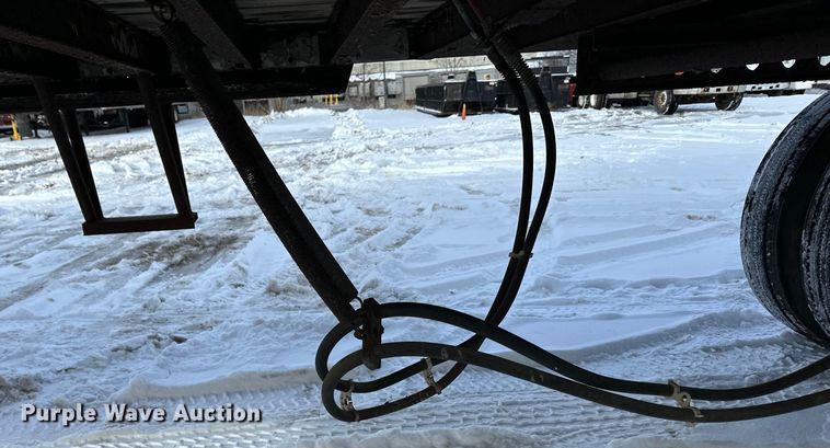 image for item DQ0619 1984 Budd dry van trailer