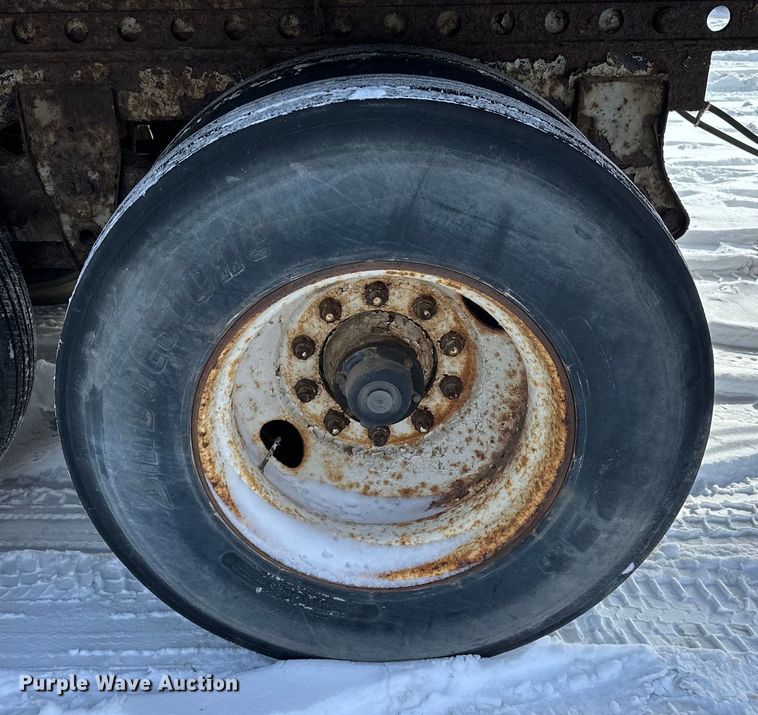 image for item DQ0619 1984 Budd dry van trailer