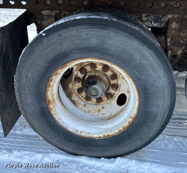 image for item DQ0619 1984 Budd dry van trailer