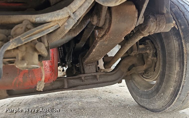 image for item DQ8667 2003 International 9200i semi truck