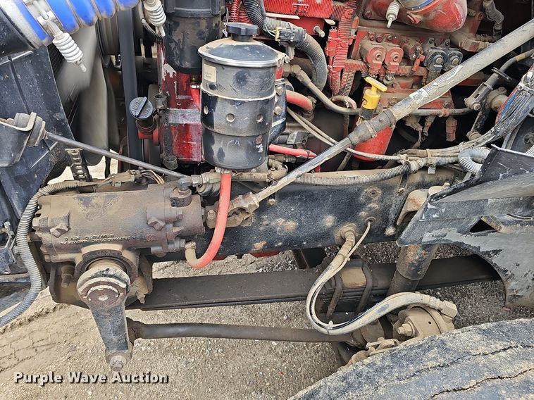 image for item DQ8667 2003 International 9200i semi truck