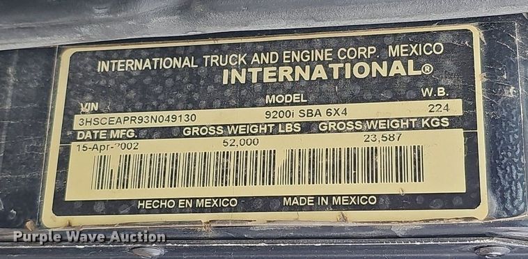 image for item DQ8667 2003 International 9200i semi truck