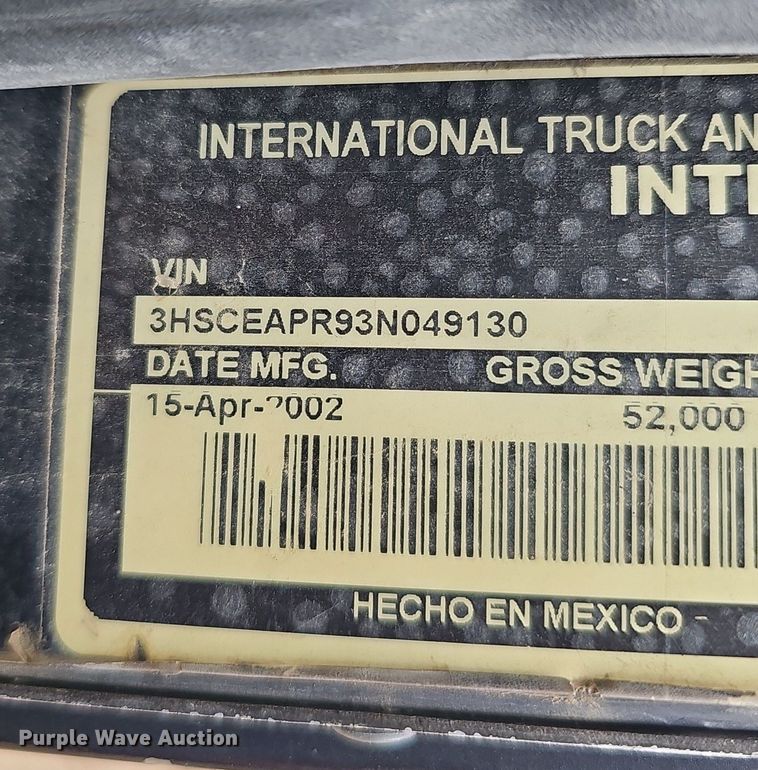 image for item DQ8667 2003 International 9200i semi truck