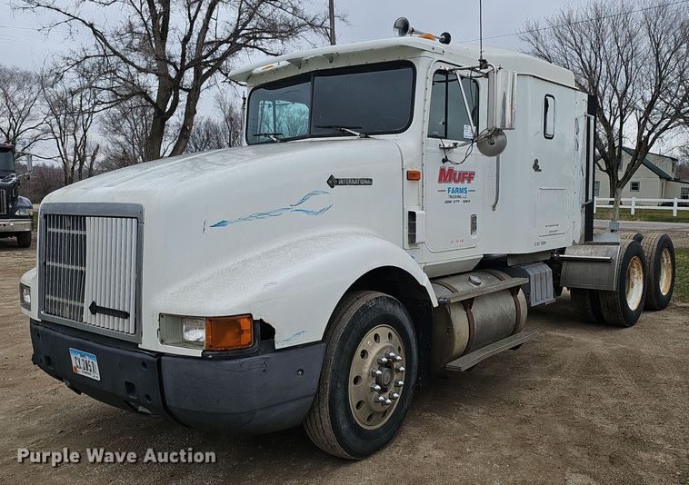 image for item DQ8668 1997 International 9400 semi truck