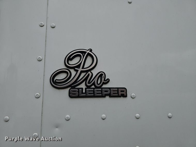 image for item DQ8668 1997 International 9400 semi truck