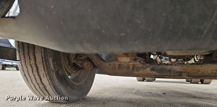 image for item DQ8668 1997 International 9400 semi truck