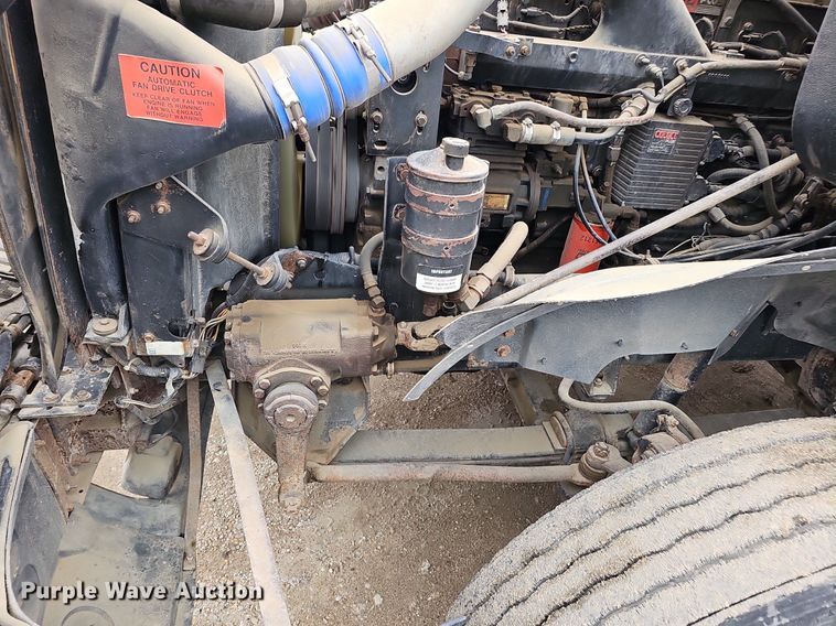 image for item DQ8668 1997 International 9400 semi truck