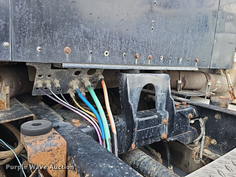 image for item DQ8669 1992 Kenworth T660 semi truck