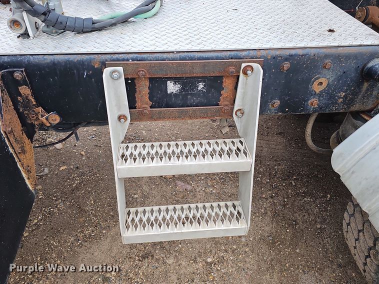 image for item DQ8669 1992 Kenworth T660 semi truck