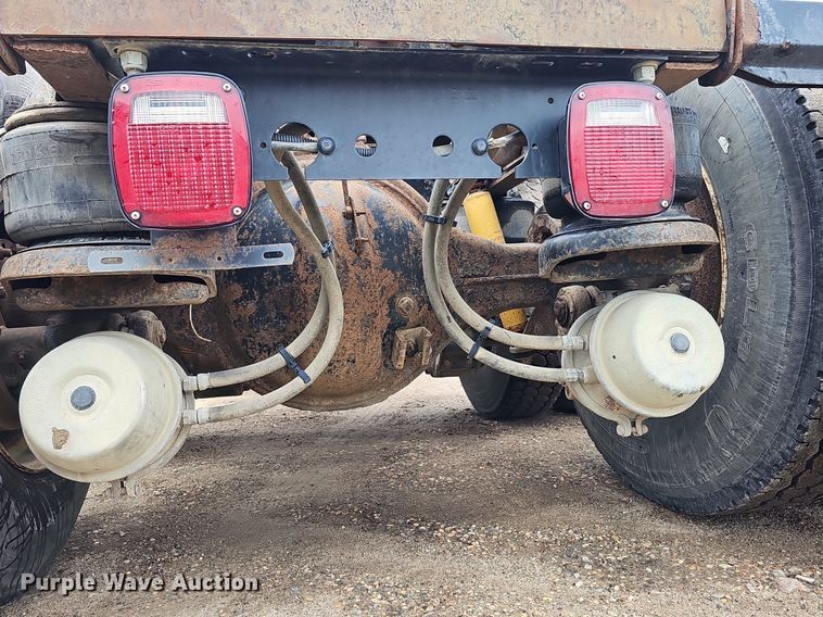 image for item DQ8669 1992 Kenworth T660 semi truck