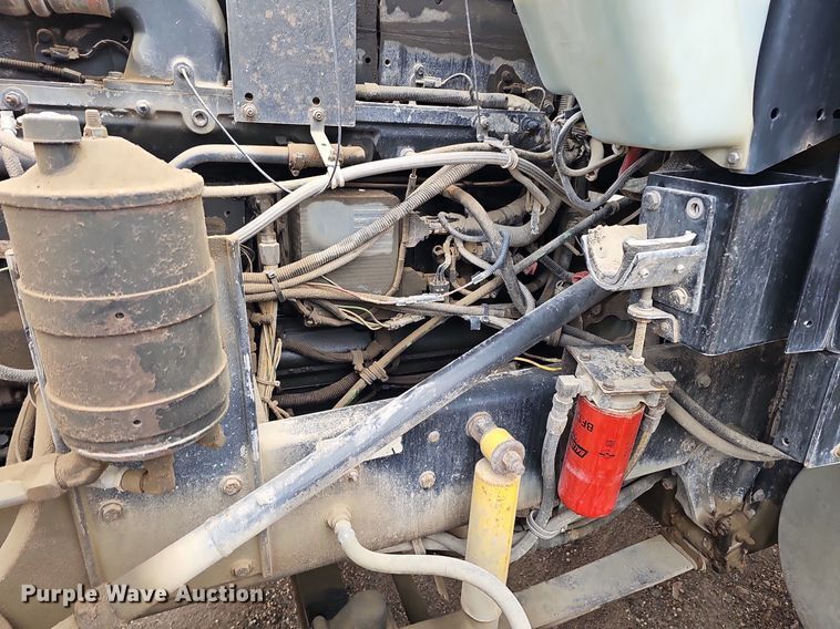 image for item DQ8669 1992 Kenworth T660 semi truck